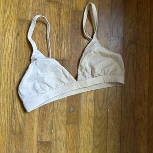 SKIMS FITS EVERYBODY TRIANGLE BRALETTE | MICA